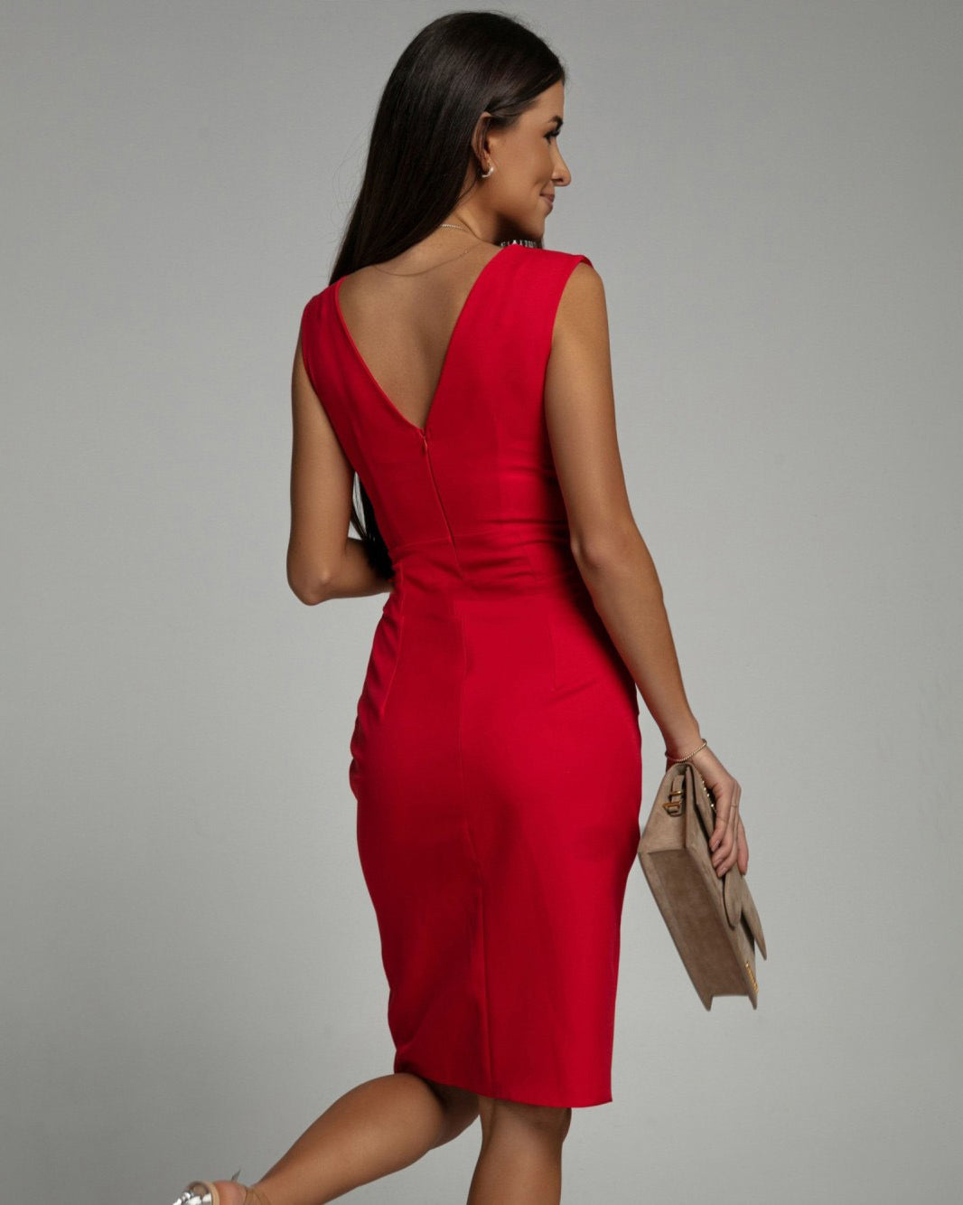 Mechthild®️ | Enganliegendes Kleid mit V-Ausschnitt und Schlitz