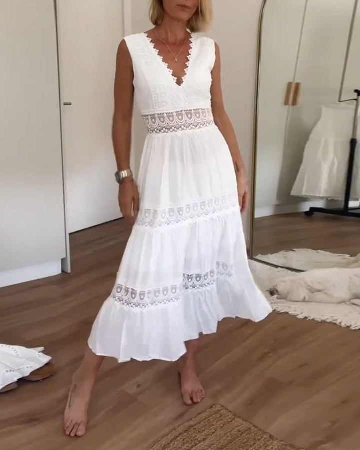 Lea | Spitzenkleid mit V-Ausschnitt (Fast ausverkauft)