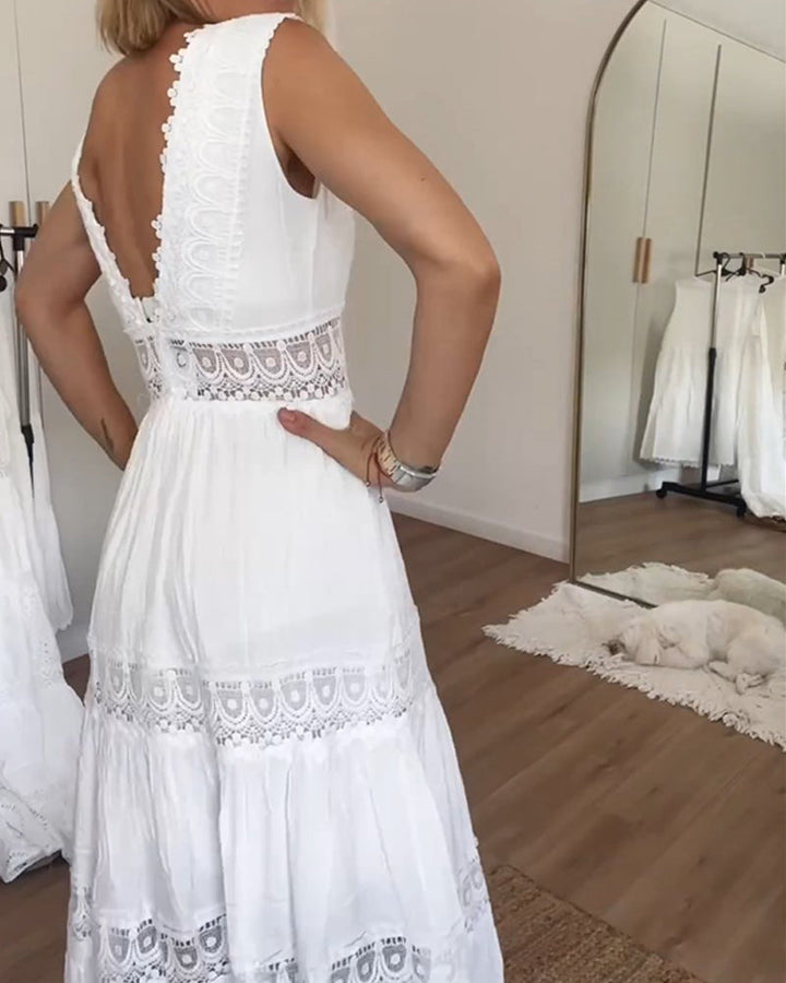 Lea | Spitzenkleid mit V-Ausschnitt (Fast ausverkauft)